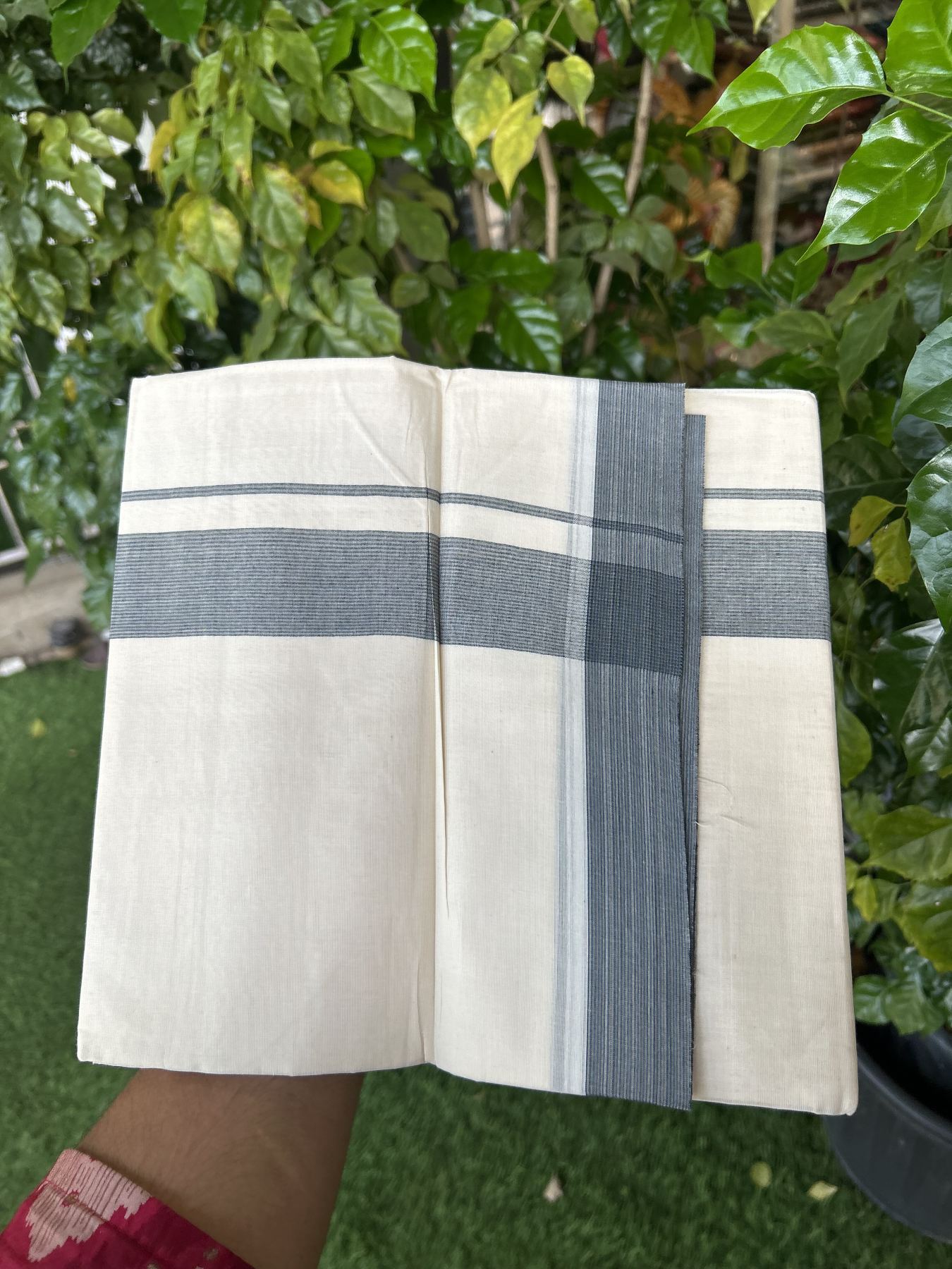 20% Discount ! KaithariKada Balaramapuram 100% Cotton Double Off White (Unbleached) - Mundu / Dhoti- 100x80 - 1.5 inch Navy Blue & Grey Shaded Kara 4 mtr (8.5 Muzham) - 63 KK5340 VIN