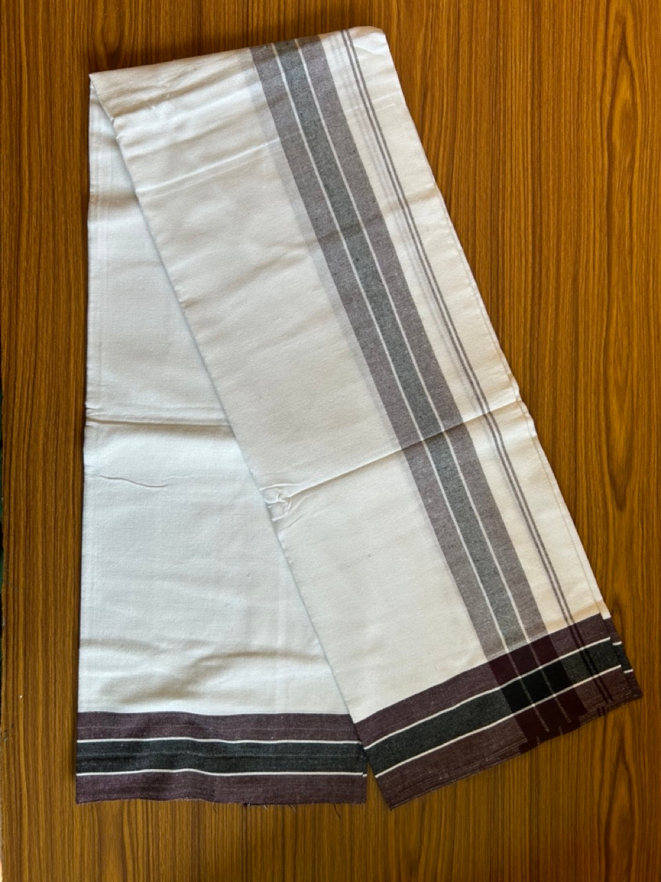 Kaitharikada Pure cotton Soft & Thick material 40s thread - Single Kaily / Lungi & Neriyath set - 4 inch Dark Maroon & Black kara - 1KK8001AS
