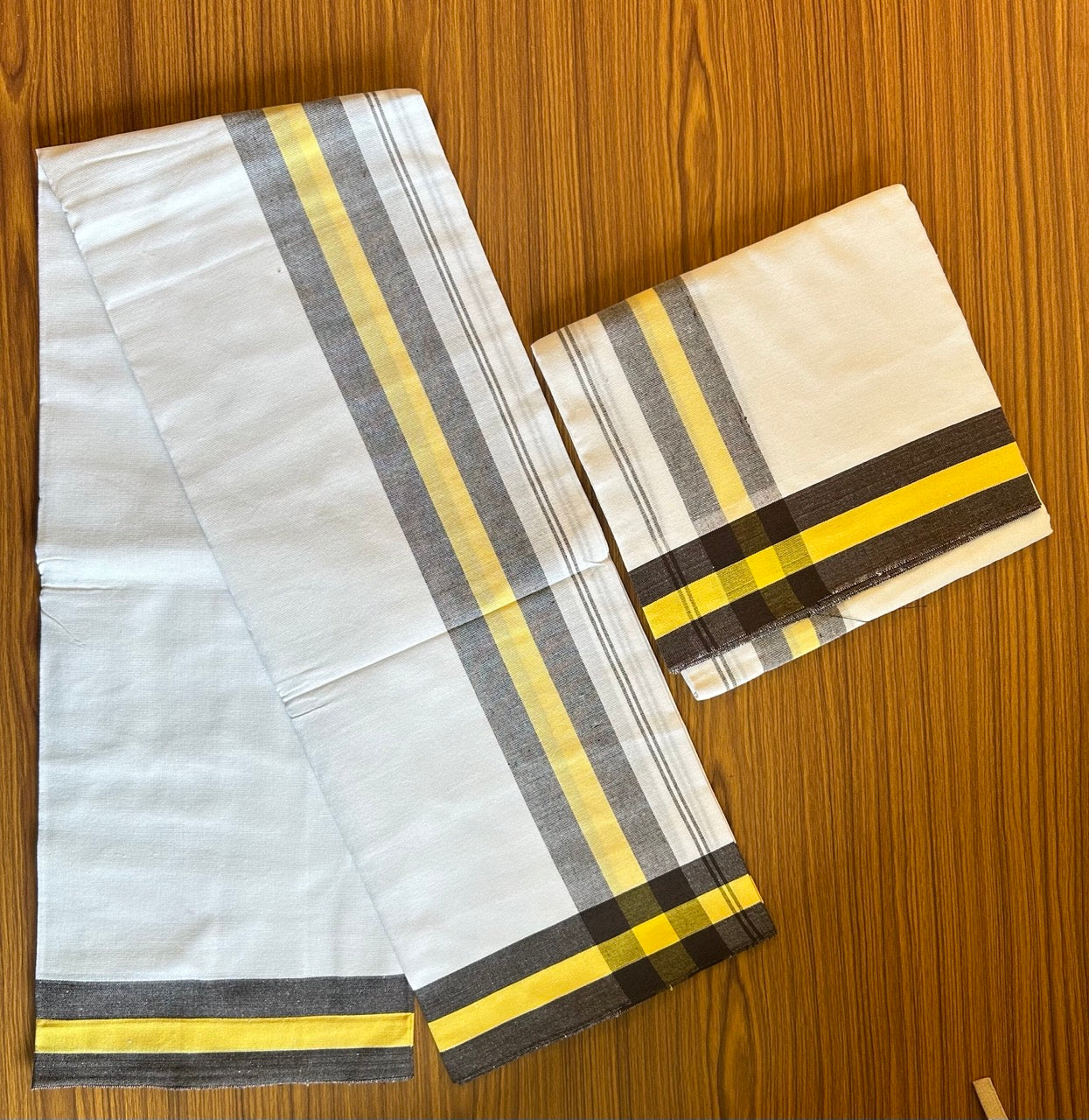 14% DISCOUNT!! Kaitharikada Soft cotton & Thick material 40s thread - Single Kaily / Lungi & Neriyath set - 4 inch Yellow & Brown kara - 3KK8001AS