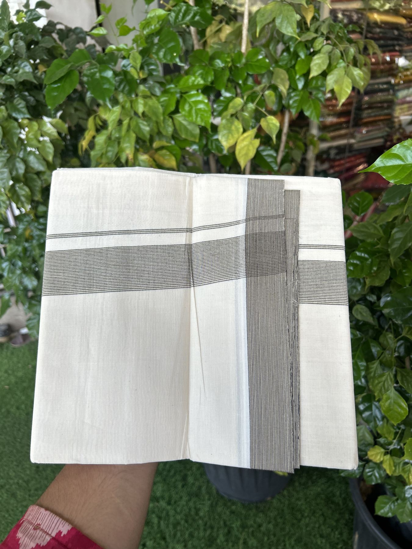 20% Discount ! KaithariKada Balaramapuram 100% Cotton Double Off White (Unbleached) - Mundu / Dhoti- 100x80 - 1.5 inch Black & Cream Shaded Kara 4 mtr (8.5 Muzham) - 64 KK5340 VIN