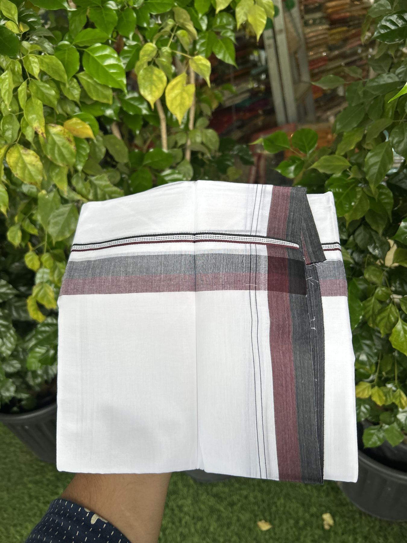 20% Discount! KaithariKada Balaramapuram 100% Cotton Double Pure white Mundu/Dhoti - 100X80 - 1.5 inch Black & Deep Maroon shaded kara - 4 mtr ( 8.5 muzham) - 110 KK5341 VIN
