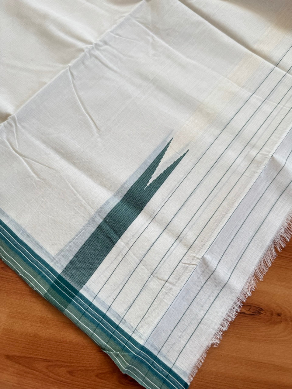 25% Discount!! KaithariKada Handloom Unakkupaav Kerala Handloom 100% Pure Cotton Off White - (Unbleached) Double Mundu/Dothi - 100X80 - 0.75 inch Puliyilakkara Teal Green & Moss Green Side Striped chutty Kara 4 meter (8.5 Muzham) - 13 KK5473 REA