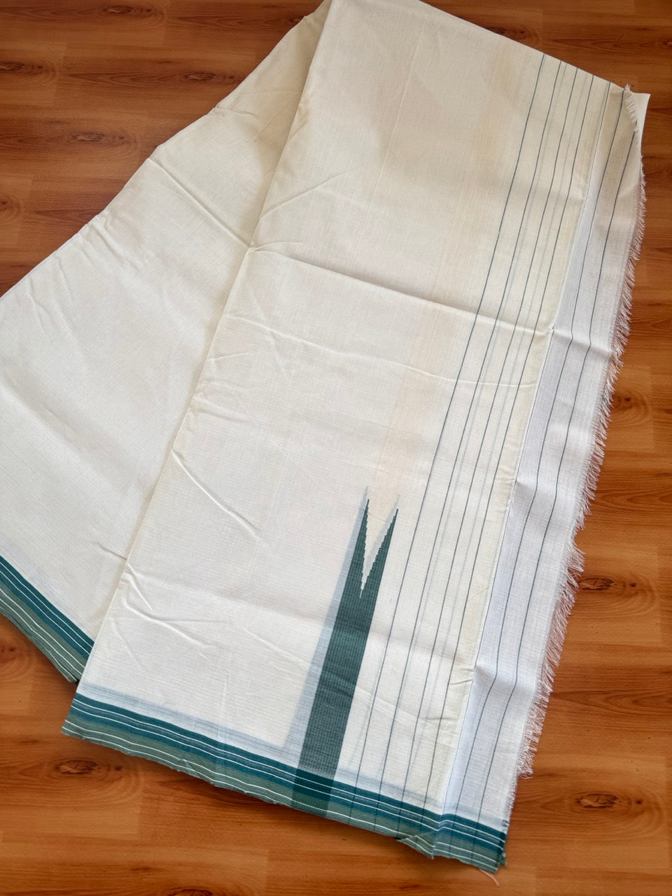 25% Discount!! KaithariKada Handloom Unakkupaav Kerala Handloom 100% Pure Cotton Off White - (Unbleached) Double Mundu/Dothi - 100X80 - 0.75 inch Puliyilakkara Teal Green & Moss Green Side Striped chutty Kara 4 meter (8.5 Muzham) - 13 KK5473 REA