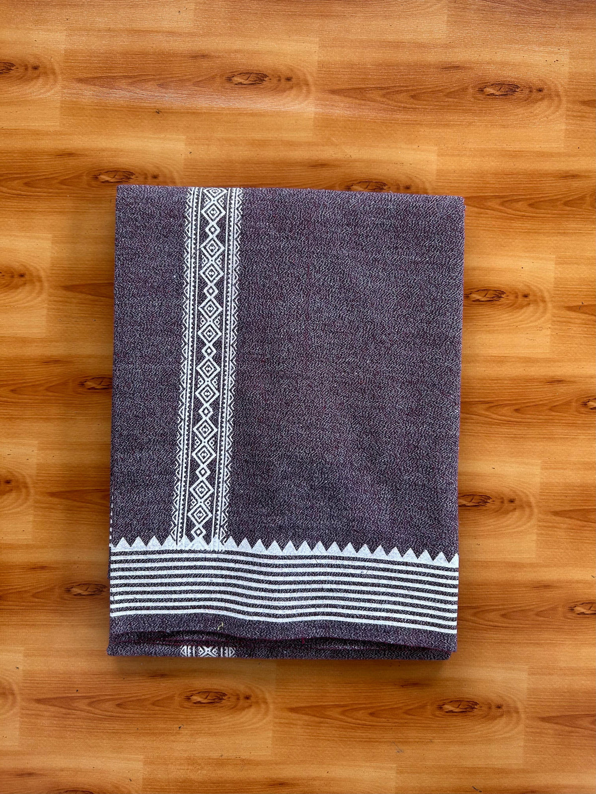 Kaitharikada - Single Kaily / Lungi - Mixed Cotton - 40s twisted - 1.5 inch White Printed kara with Maroon , Black & White Shaded colour body (2 meter / 4 muzham) - 3 KK8083 GAN