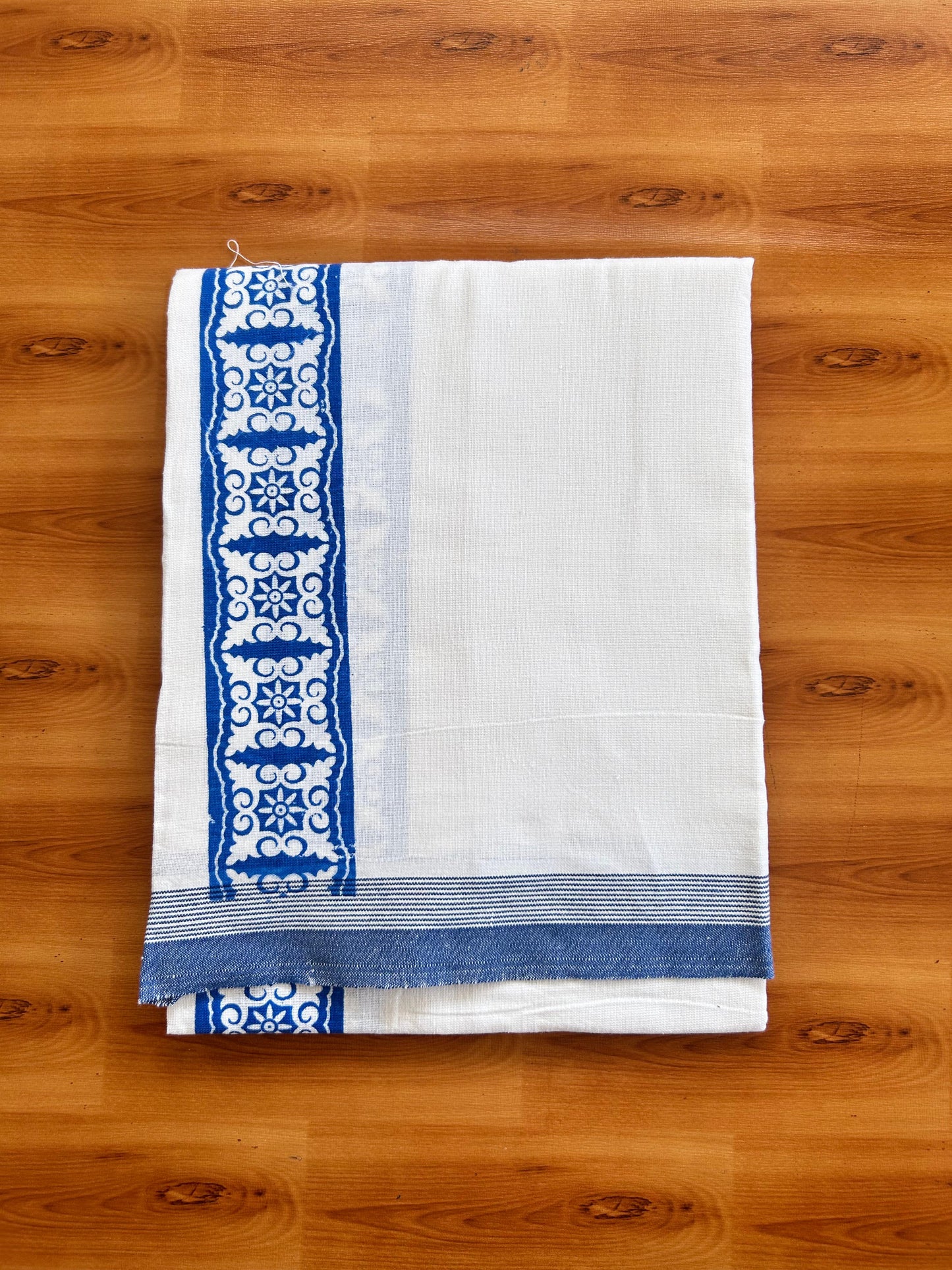 Kaitharikada - Single Kaily / Lungi - Mixed Cotton - 40s twisted - 2.5 inch Royal Blue Printed kara with White colour body (2 meter / 4 muzham) - 3 KK8074 SAT