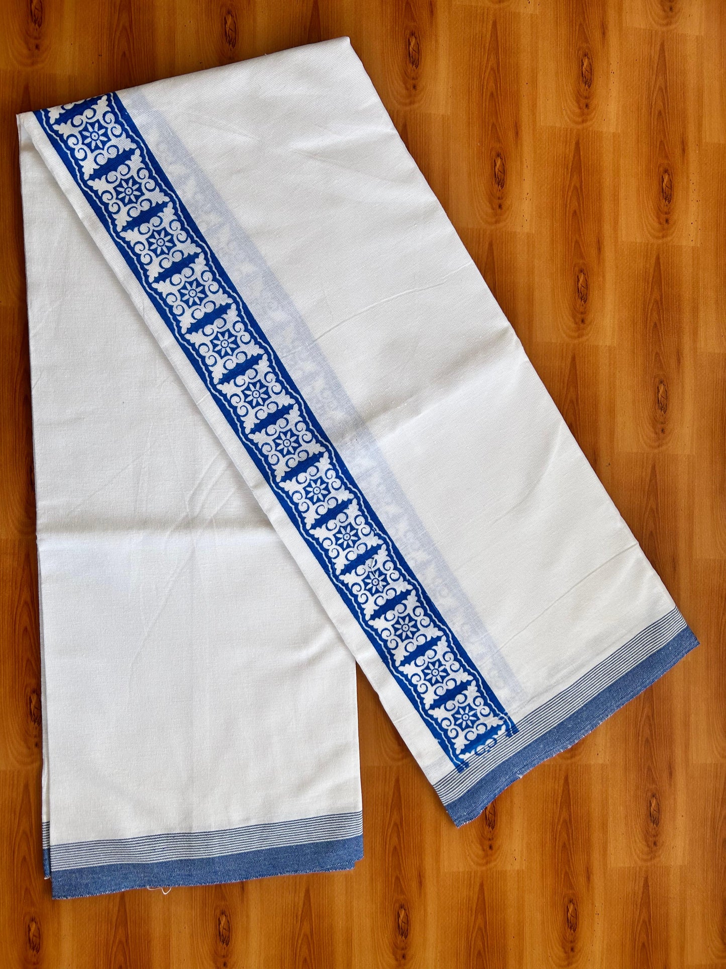 Kaitharikada - Single Kaily / Lungi - Mixed Cotton - 40s twisted - 2.5 inch Royal Blue Printed kara with White colour body (2 meter / 4 muzham) - 3 KK8074 SAT