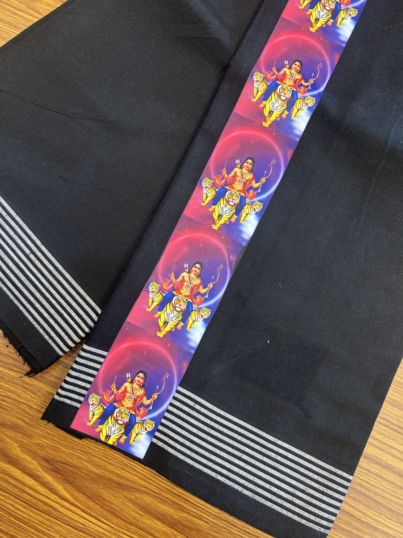 Kaitharikada - Polyster + Cotton - 40s twisted - Pure white Single Kaily / Lungi - 2.5 inch Ayyappan Printed Striped Border with Black colour body (2 meter / 4 muzham) -  18 KK8041 GAN