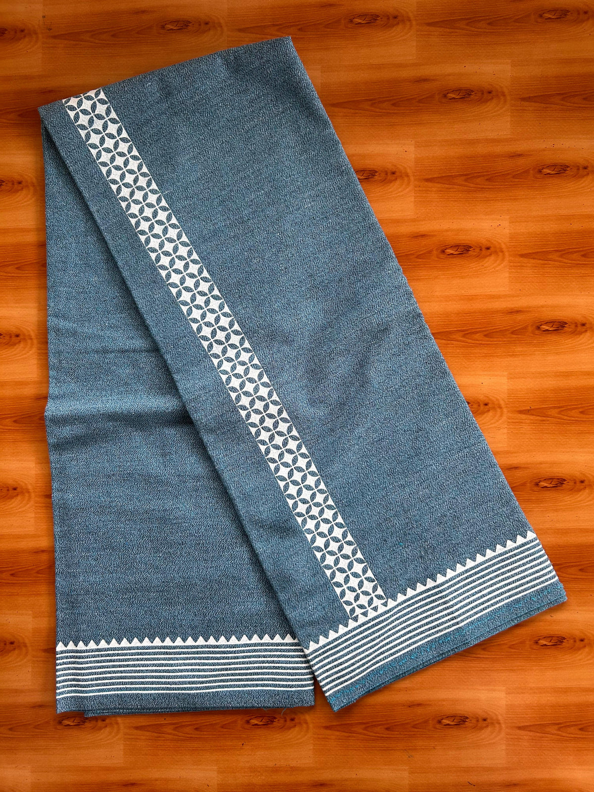 Kaitharikada - Single Kaily / Lungi - Mixed Cotton - 40s twisted - 1.5 inch White Printed kara with Light Blue , Black & White Shaded colour body (2 meter / 4 muzham) - 10 KK8083 GAN