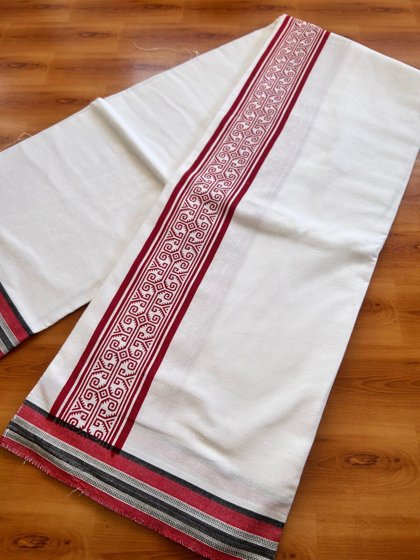 Kaitharikada - Single Kaily / Lungi - Mixed Cotton - 40s twisted - 2.5 inch Red Printed kara with White colour body (2 meter / 4 muzham) - 19 KK8074 SAT