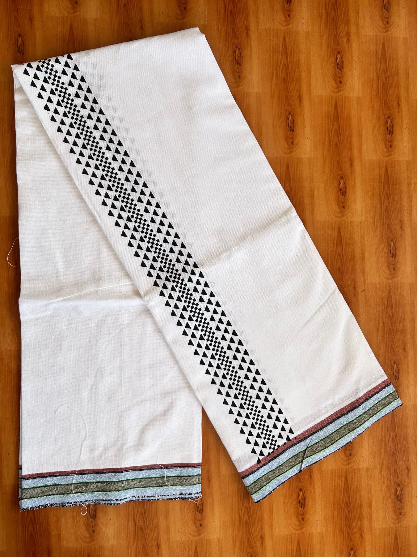 Kaitharikada - Single Kaily / Lungi - Mixed Cotton - 40s twisted - 2.5 inch Black Printed kara with White colour body (2 meter / 4 muzham) - 14 KK8074 SAT