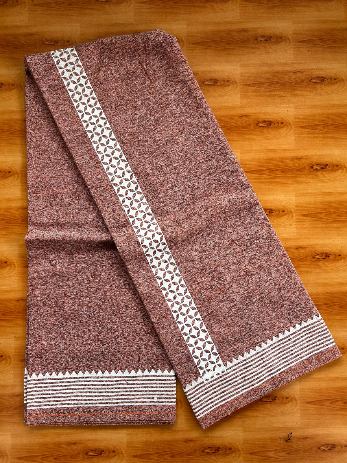 Kaitharikada - Single Kaily / Lungi - Mixed Cotton - 40s twisted - 1.5 inch White Printed kara with Orange , Black & White Shaded colour body (2 meter / 4 muzham) - 11 KK8083 GAN