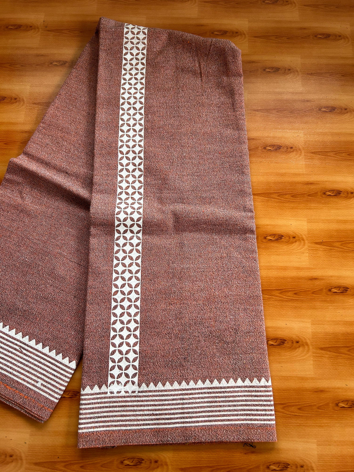 Kaitharikada - Single Kaily / Lungi - Mixed Cotton - 40s twisted - 1.5 inch White Printed kara with Orange , Black & White Shaded colour body (2 meter / 4 muzham) - 11 KK8083 GAN