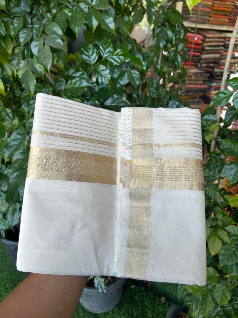 25% Discount!! KaithariKada Handloom  Unakkupaav Balaramapuram - 100% Pure Cotton Off White - (Unbleached) Double Mundu/Dhoti - 100x80 - 7 inch Light Gold Stripes Kara 4 meter - 10 KK5267 ABH