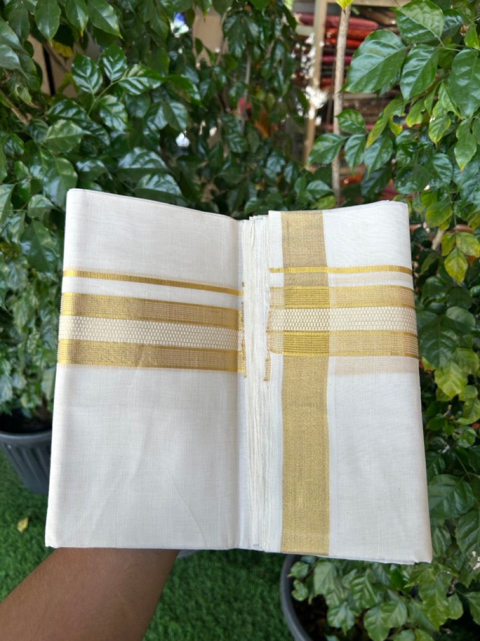 25% Discount!! KaithariKada Handloom Unakkupaav Balaramapuram - 100% Pure Cotton Off White Double - (Unbleached) Mundu/Dothi -80x90 - 2 Inch Gold Kasav Stripes kara 4mtr (8.5 muzham) - 11 KK5267 ABH