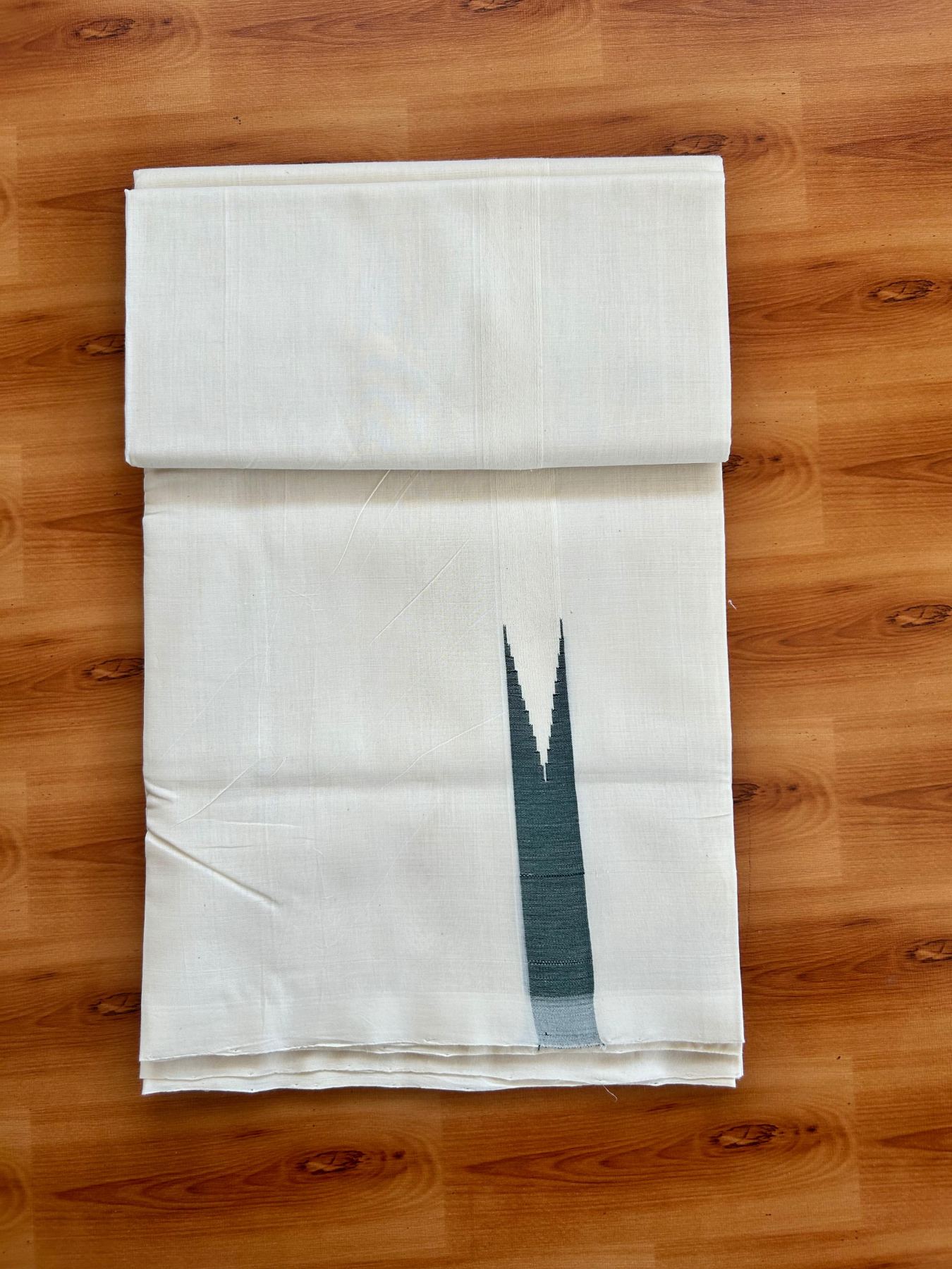 Off White - (Unbleached) Double Mundu/Dhoti - 25% Discount!! KaithariKada Handloom Unakkupaav Kerala Handloom 100% Pure Cotton  - 100X80 - 0.75 inch Green Puliyilakkara chutty Kara 4 meter (8.5 Muzham) - 12 KK5473 REA
