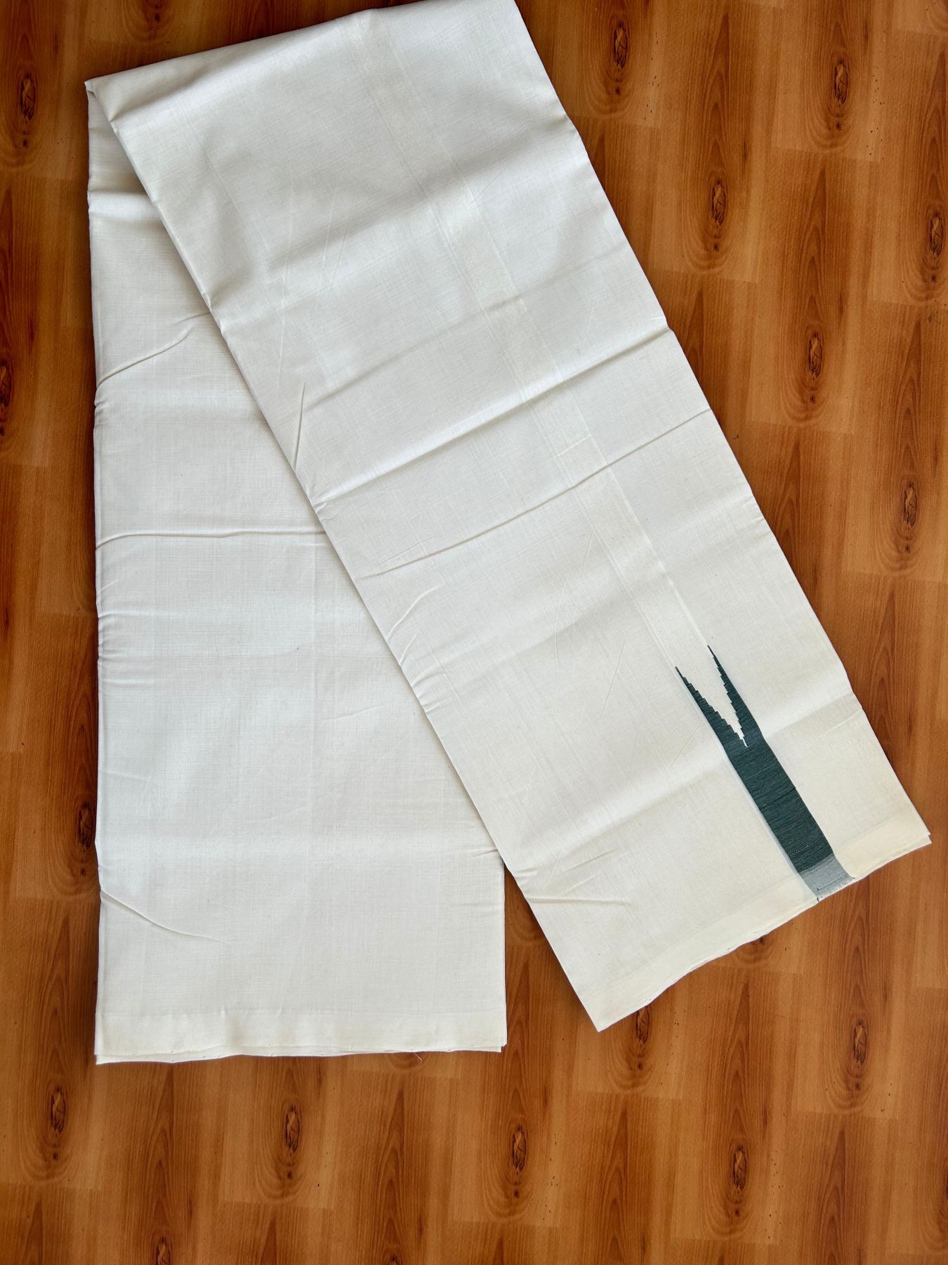 Off White - (Unbleached) Double Mundu/Dhoti - 25% Discount!! KaithariKada Handloom Unakkupaav Kerala Handloom 100% Pure Cotton  - 100X80 - 0.75 inch Green Puliyilakkara chutty Kara 4 meter (8.5 Muzham) - 12 KK5473 REA