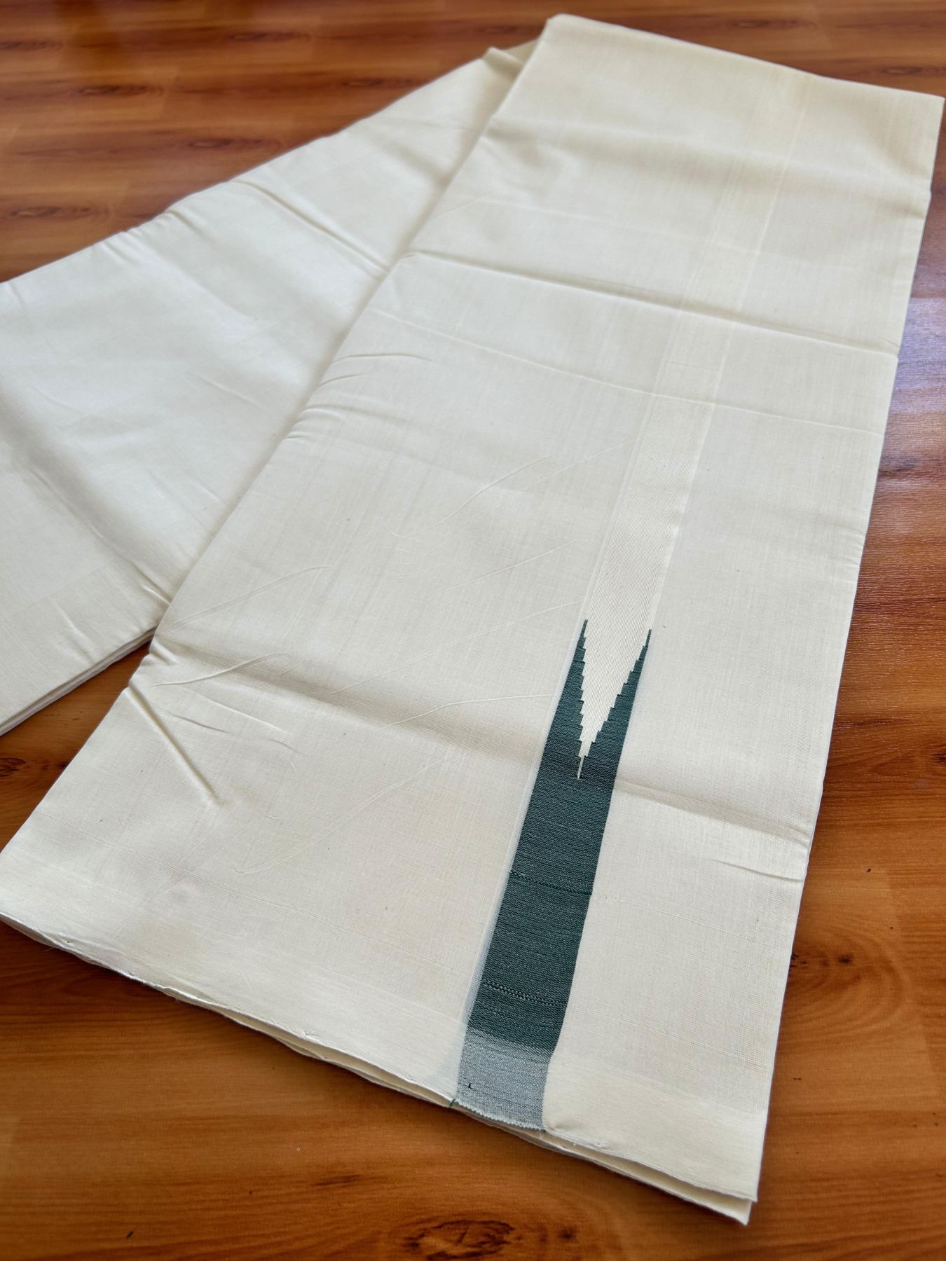 Off White - (Unbleached) Double Mundu/Dhoti - 25% Discount!! KaithariKada Handloom Unakkupaav Kerala Handloom 100% Pure Cotton  - 100X80 - 0.75 inch Green Puliyilakkara chutty Kara 4 meter (8.5 Muzham) - 12 KK5473 REA