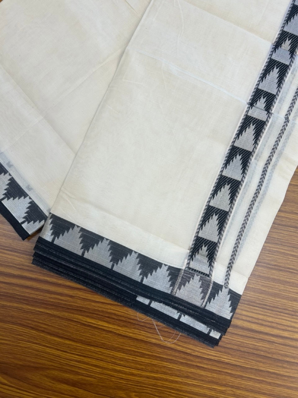20% DISCOUNT ! KaithariKada Balaramapuram 100% Cotton Double off white (Unbleached) Mundu/Dhoti - 100X80 - 1.25 inch Silver kasavu & Black Temple design kara - 3 KK5265 PMC