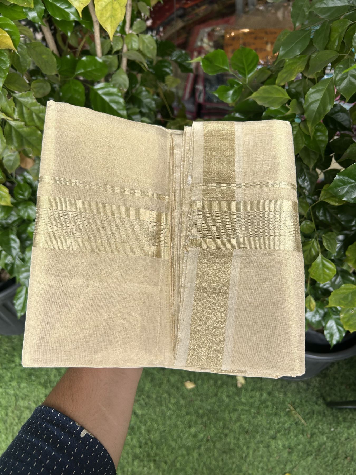 25% Discount ! KaithariKada Handloom Unakkupaav  Kerala Handloom - 100% Pure Cotton Off White (Unbleached) - Double Mundu/Dhoti - 2 inch Light Gold Kasavu Tissue Body - 4 mtr (8.5 Muzham) - 12 KK5342 ABH