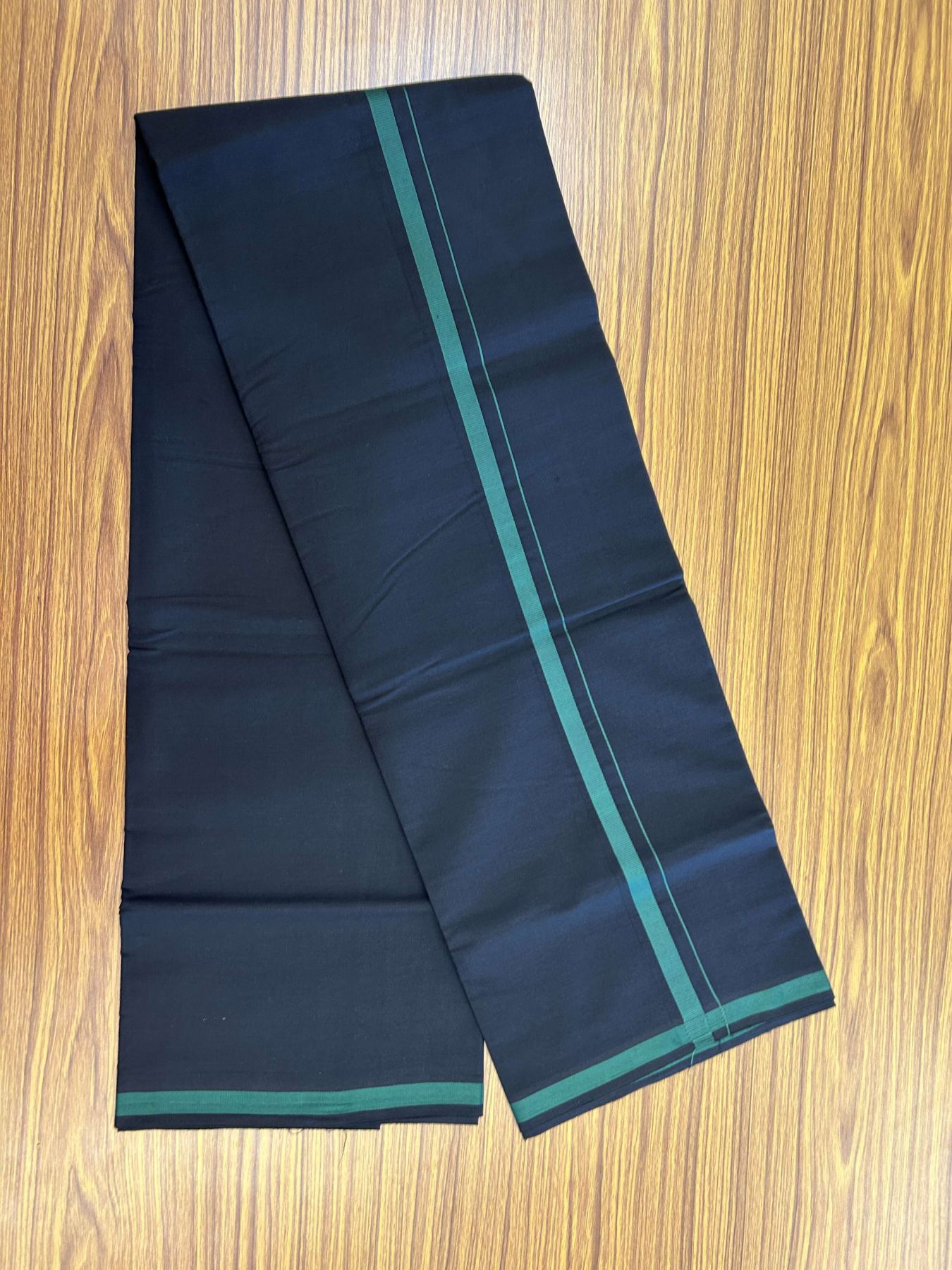 19% Discount!!! Kaitharikada - Single Kaily / Lungi - 60s - 1 cm Jungle Green kara with Black colour body (2 meter / 4 muzham) - 15 KK8042 GAN