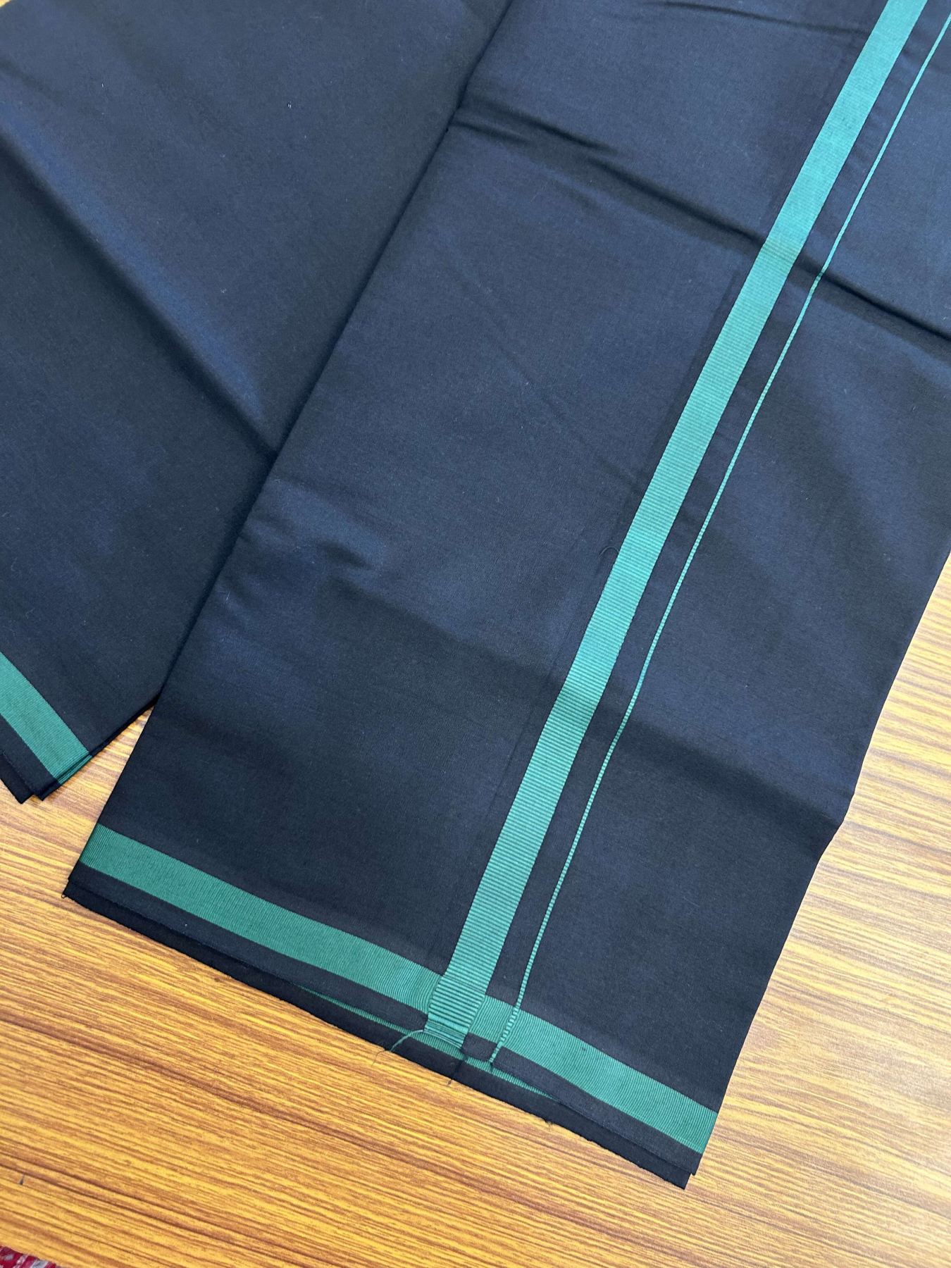 19% Discount!!! Kaitharikada - Single Kaily / Lungi - 60s - 1 cm Jungle Green kara with Black colour body (2 meter / 4 muzham) - 15 KK8042 GAN