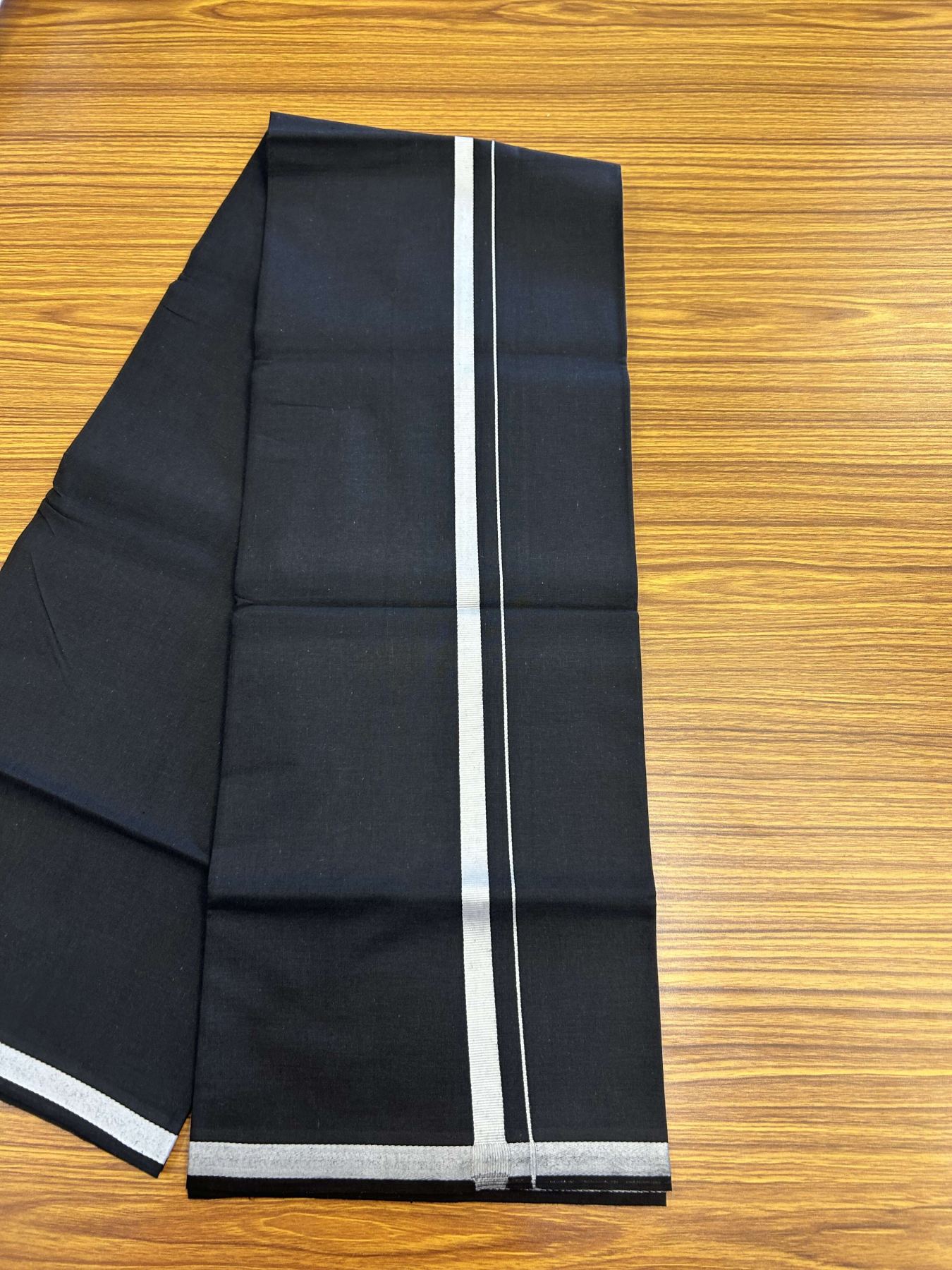 19% Discount!!! Kaitharikada - Single Kaily / Lungi -60s - 1 cm Light Grey kara with Black colour body (2 meter / 4 muzham) - 6 KK8042 GAN