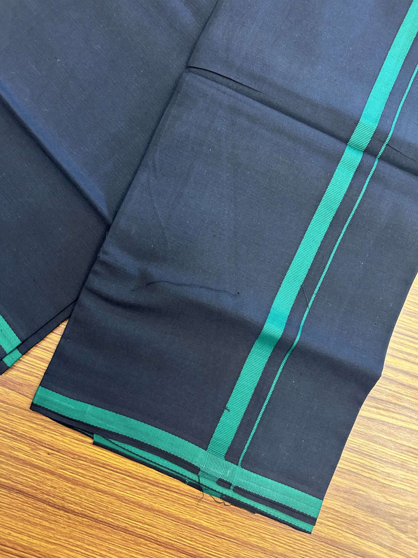 19% Discount!!! Kaitharikada - Single Kaily / Lungi - 60s - 1 cm Green kara with Black colour body (2 meter / 4 muzham) - 9 KK8042 GAN