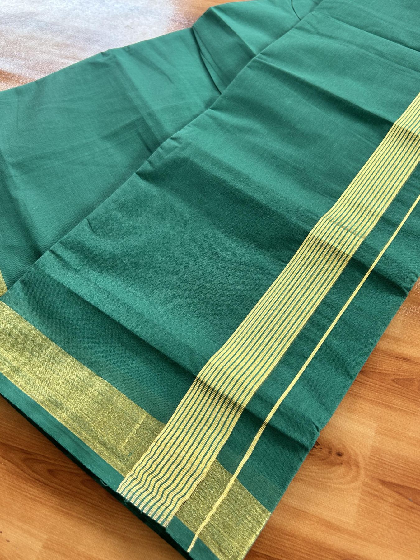 Double - Colour mundu/Dhoti - 20% Discount ! KaithariKada Balaramapuram - 100x80 - Green Colour Body - 1.5 inch Gold Kasav Striped Kara 4 mtr (8.5 muzham) - 1 KK5404 PMC