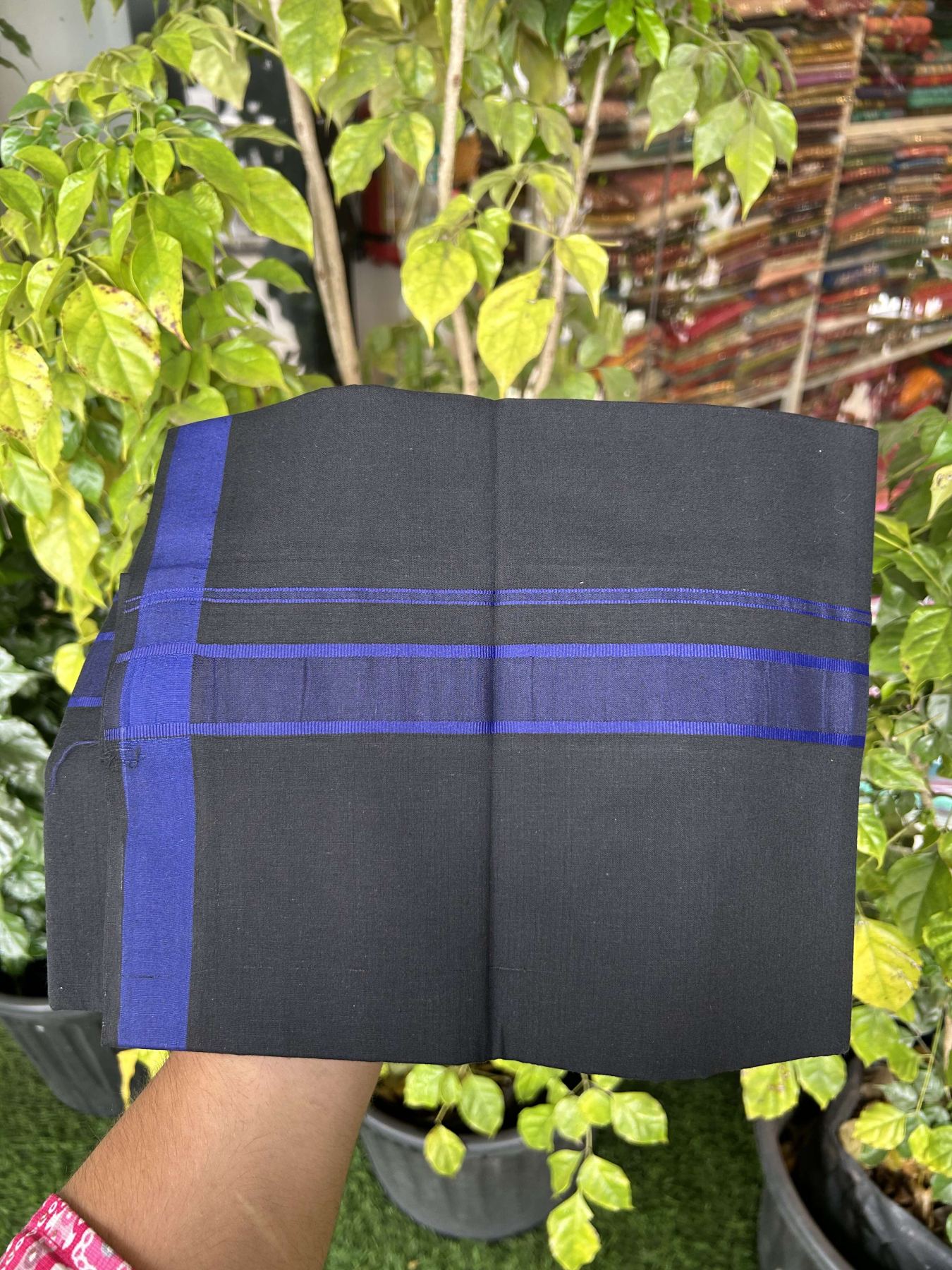 19% Discount!!! Kaitharikada - Single Kaily / Lungi - 60s - 1.25 inch Blue Pattern striped kara with Black colour body  (2 meter / 4 muzham) - 1 KK8042 GAN