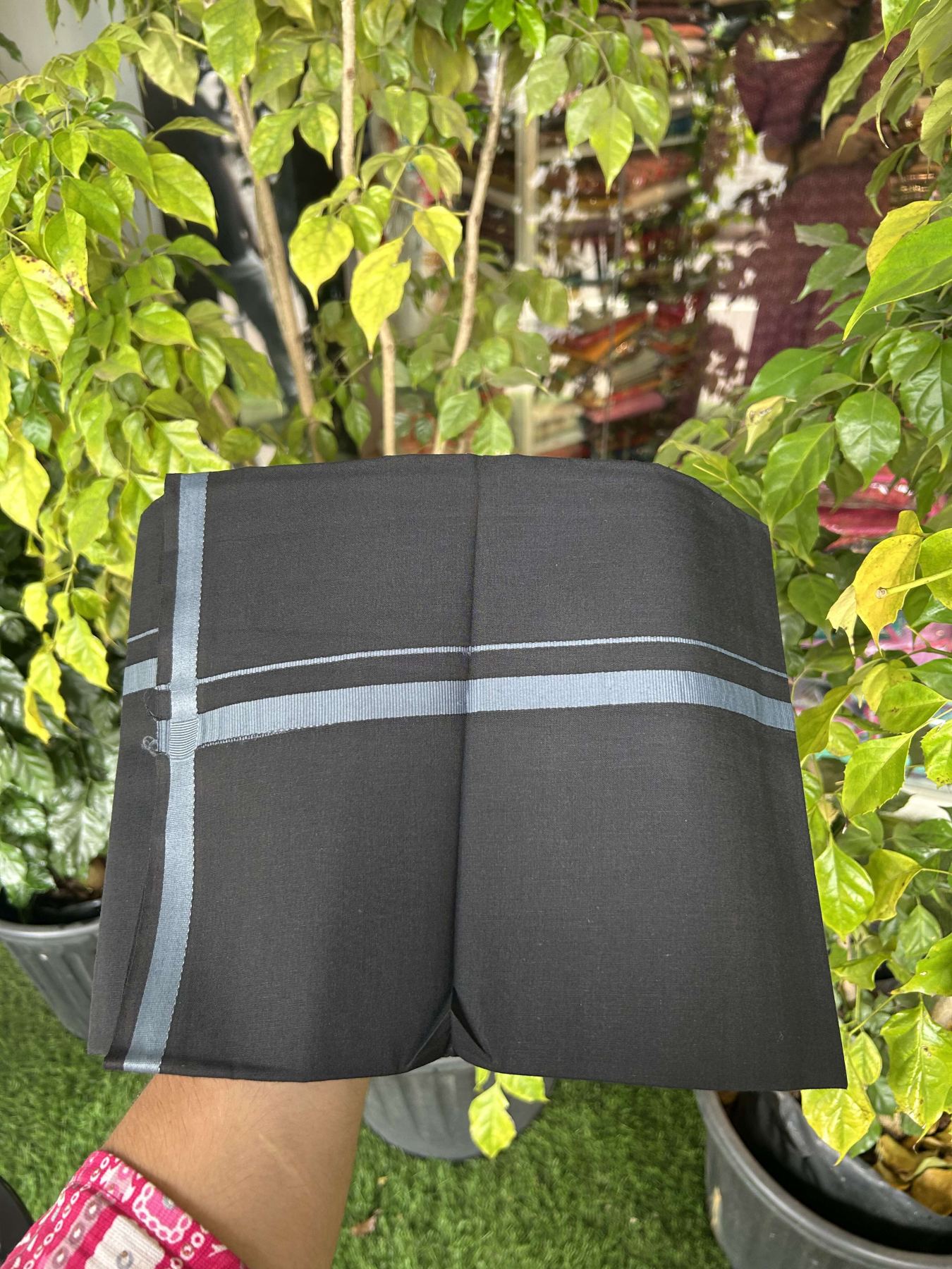 19% Discount!!! Kaitharikada - Single Kaily / Lungi - 60s - 1 cm Ash Black kara with Black colour body (2 meter / 4 muzham) - 7 KK8042 GAN