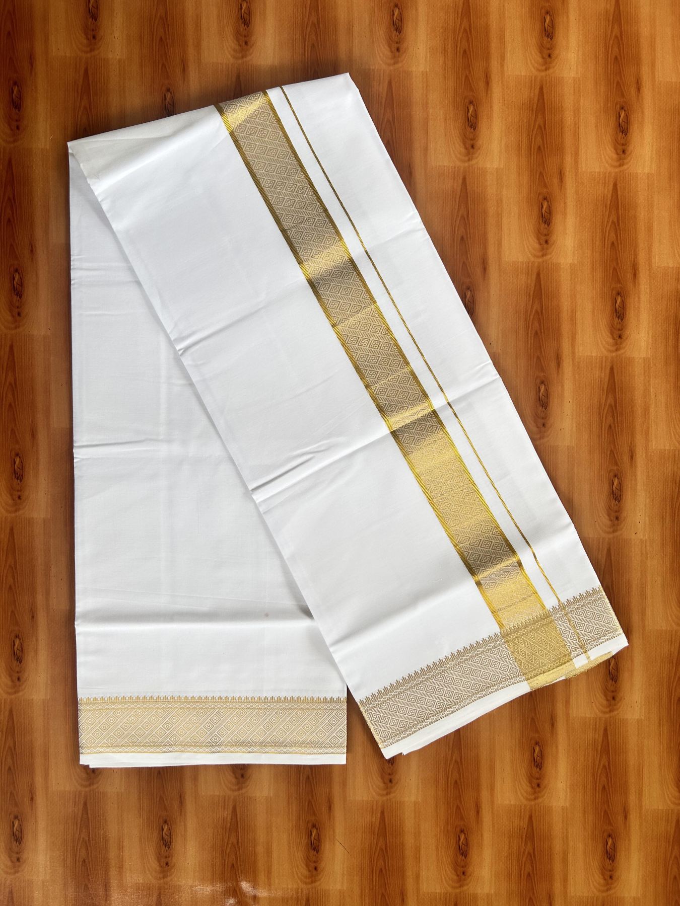 Single Pure White Mundu/Dhoti - 20% Discount!! Kaitharikada Balaramapuram Pure Cotton - 40s - 2 inch Gold Kasav Jacquard Design Kara 2 mtr (4 muzham) - 23 KK5405 GAN