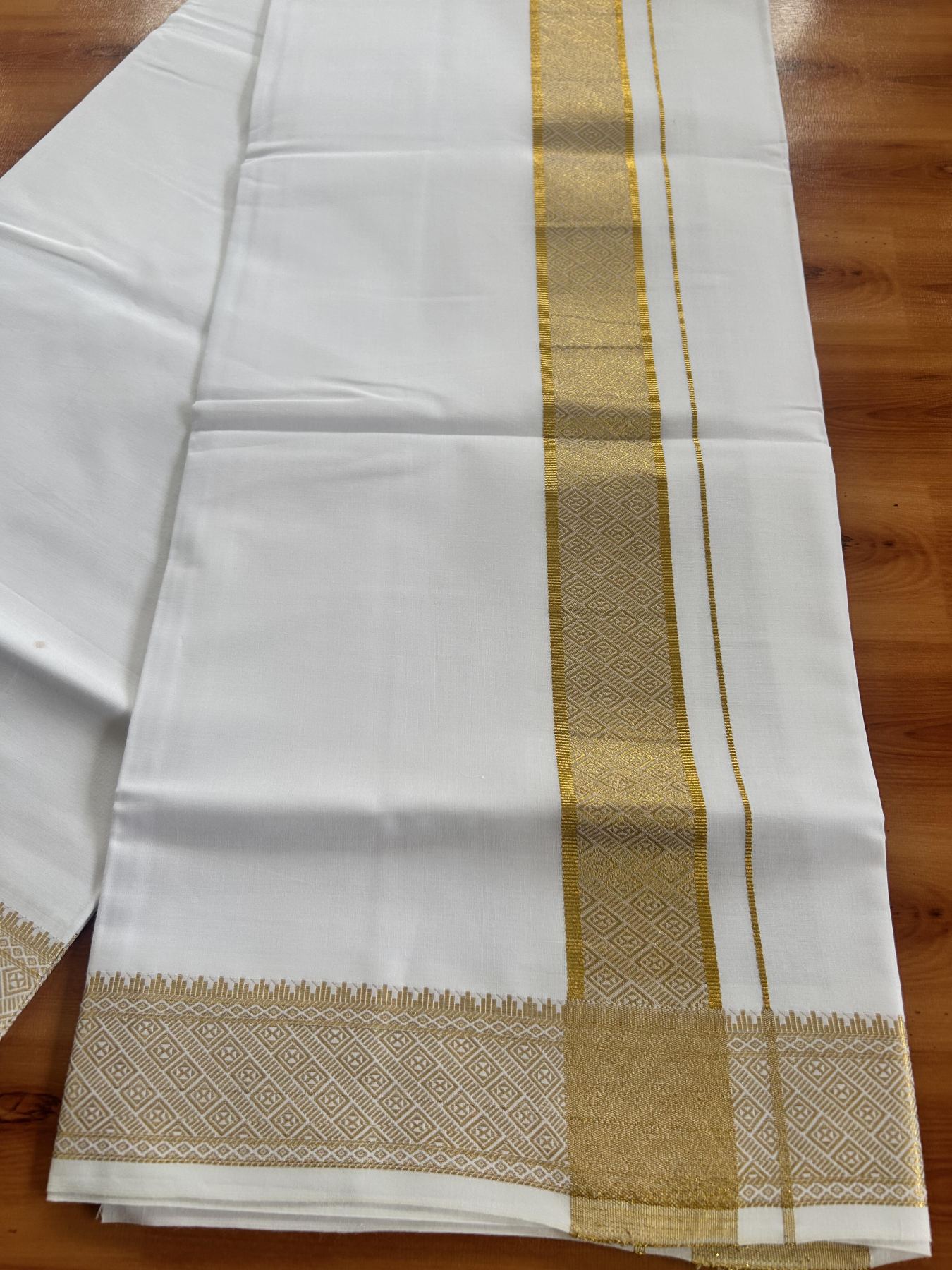 Single Pure White Mundu/Dhoti - 20% Discount!! Kaitharikada Balaramapuram Pure Cotton - 40s - 2 inch Gold Kasav Jacquard Design Kara 2 mtr (4 muzham) - 23 KK5405 GAN