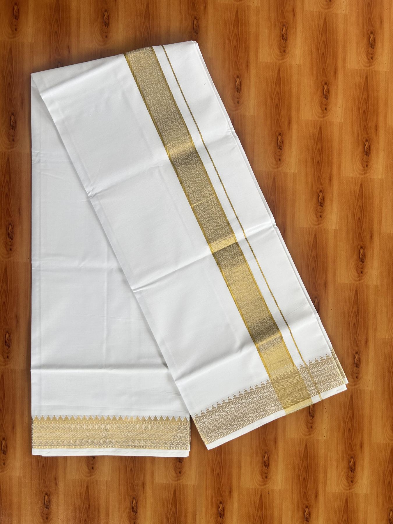 Single Pure White Mundu/Dhoti - 20% Discount!! Kaitharikada Balaramapuram Pure Cotton - 40s - 1.75 inch Gold Kasav Jacquard Design Kara 2 mtr (4 muzham) - 18 KK5405 GAN