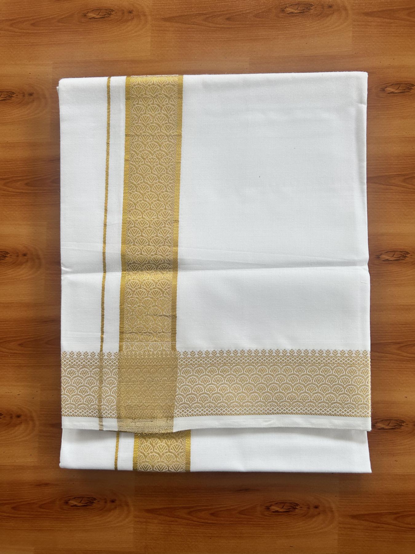 Single Pure White Mundu/Dhoti - 20% Discount!! Kaitharikada Balaramapuram Pure Cotton - 40s - 1.75 inch Gold Kasav Jacquard Design Kara 2 mtr (4 muzham) - 16 KK5405 GAN