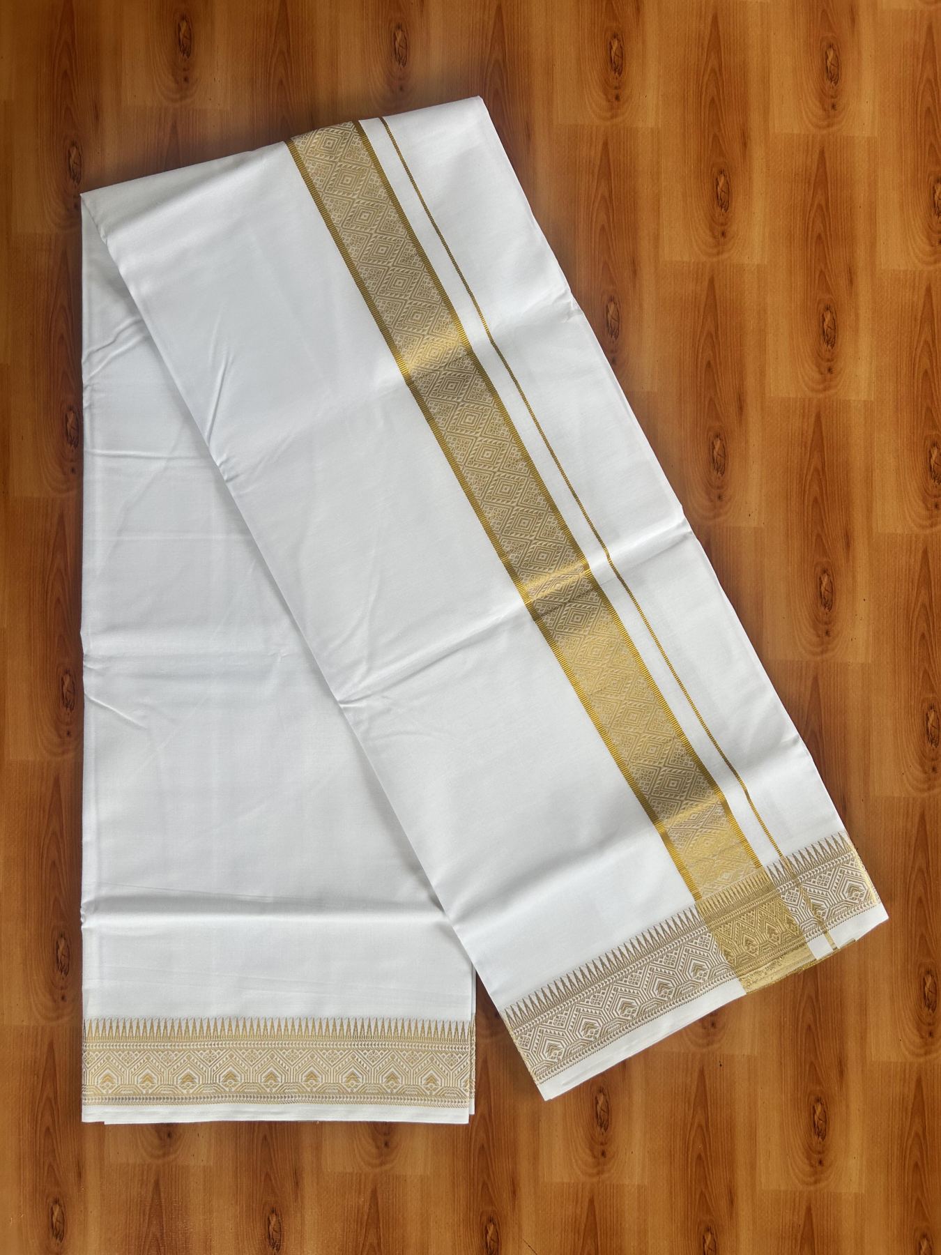 Single Pure White Mundu/Dhoti - 20% Discount!! Kaitharikada Balaramapuram Pure Cotton - 40s - 2 inch Gold Kasav Jacquard Design Kara 2 mtr (4 muzham) - 15 KK5405 GAN
