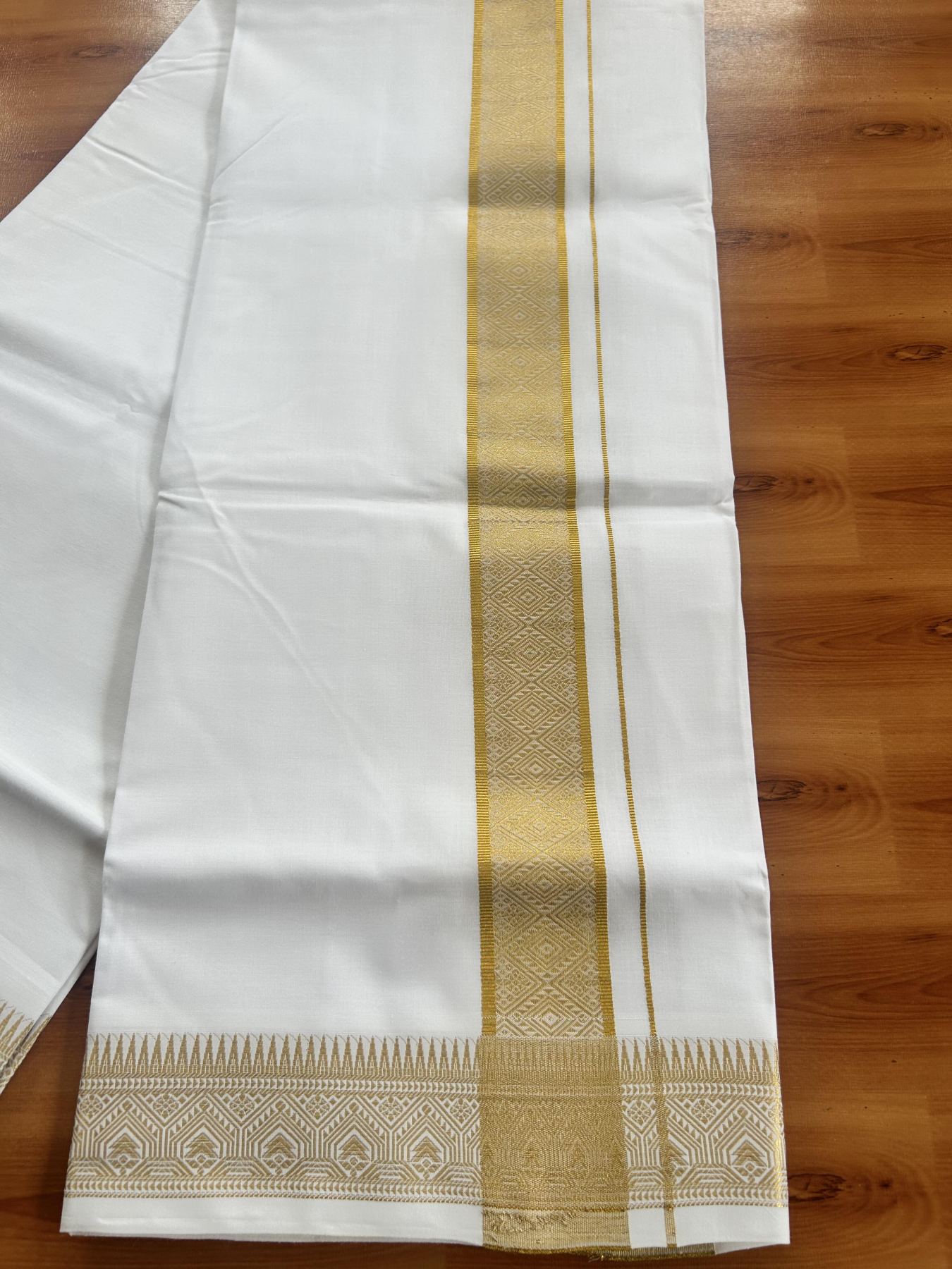Single Pure White Mundu/Dhoti - 20% Discount!! Kaitharikada Balaramapuram Pure Cotton - 40s - 2 inch Gold Kasav Jacquard Design Kara 2 mtr (4 muzham) - 15 KK5405 GAN