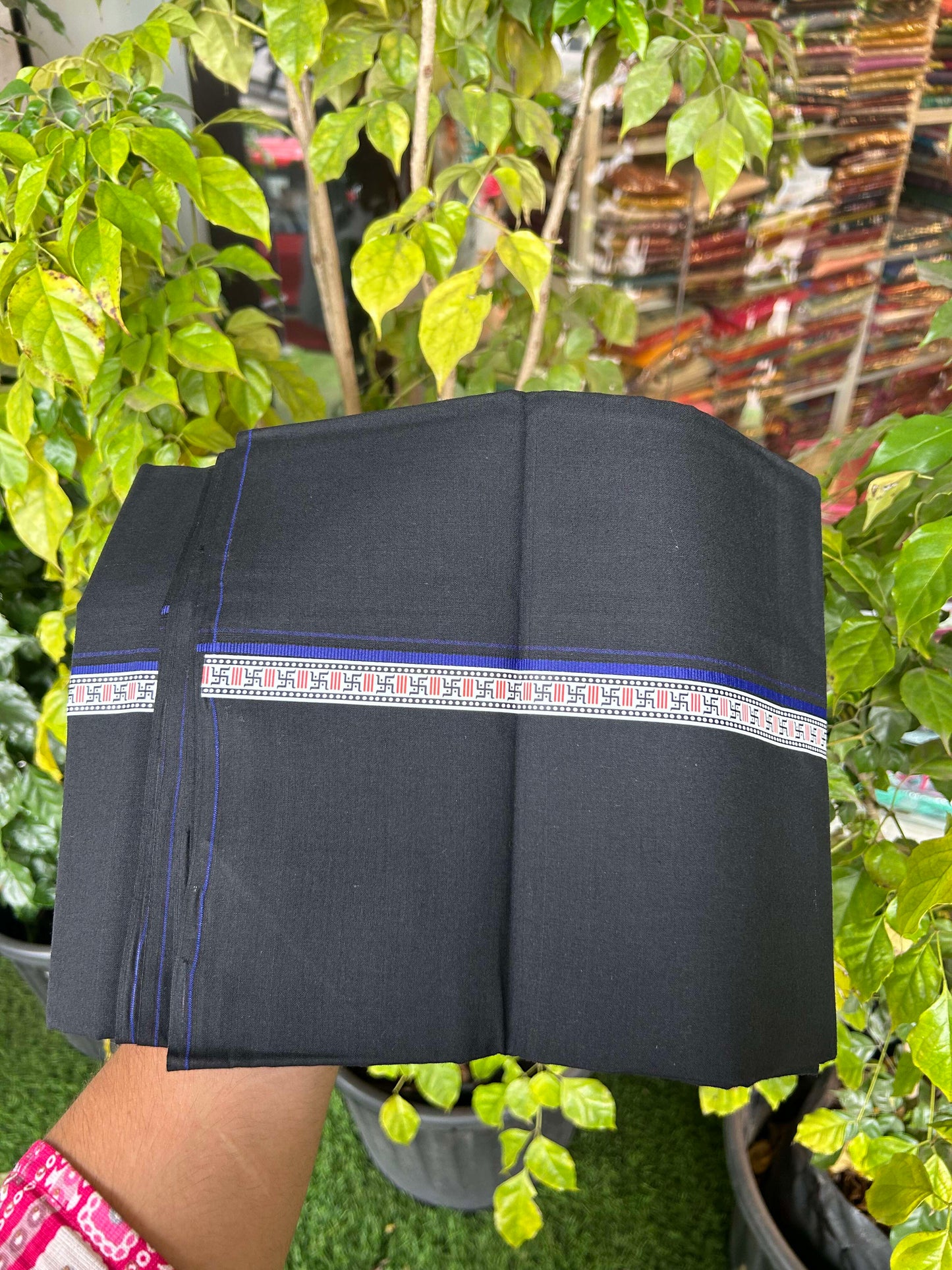 39% Discount! Kaitharikada - Pure Cotton - Single Kaily / Lungi - (60s) - 1 inch Blue & Multi colour Pattern Printed Kambi kara with Black colour body (2 meter / 4 muzham) - 3 KK8043 GAN