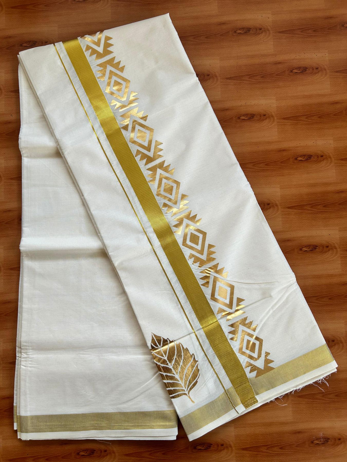 Double Off White (Unbleached) Mundu/Dhoti - 20% Discount!! KaithariKada Mixed Cotton (60s) - 2.75 inch Gold Kasav & Printed Designer Kara 4 mtr (8.5 Muzham) - 17 KK5487 CKS