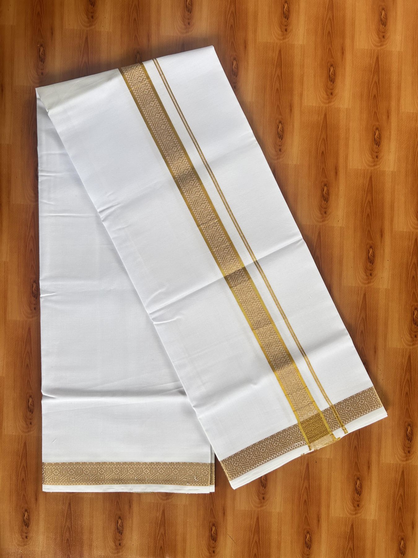Single Pure White Mundu/Dhoti - 20% Discount!! Kaitharikada Balaramapuram Pure Cotton - 40s - 1.5 inch Gold Kasav Light Brown Jacquard Design Kara 2 mtr (4 muzham) - 11 KK5405 GAN
