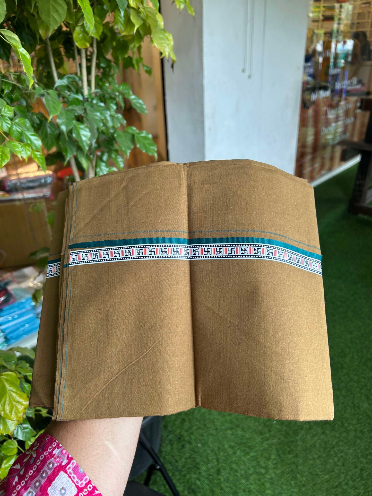 39% Discount! Kaitharikada - Pure Cotton - Single Kaily / Lungi - (60s) - 1 inch Peacock Blue & Multi colour Pattern Printed Kambi kara with Brown colour body (2 meter / 4 muzham) - 11 KK8043 GAN