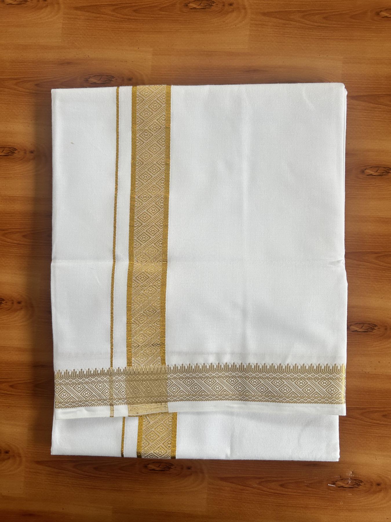 Single Pure White Mundu/Dhoti - 20% Discount!! Kaitharikada Balaramapuram Pure Cotton - 40s - 1.5 inch Gold Kasav Jacquard Design Kara 2 mtr (4 muzham) - 10 KK5405 GAN
