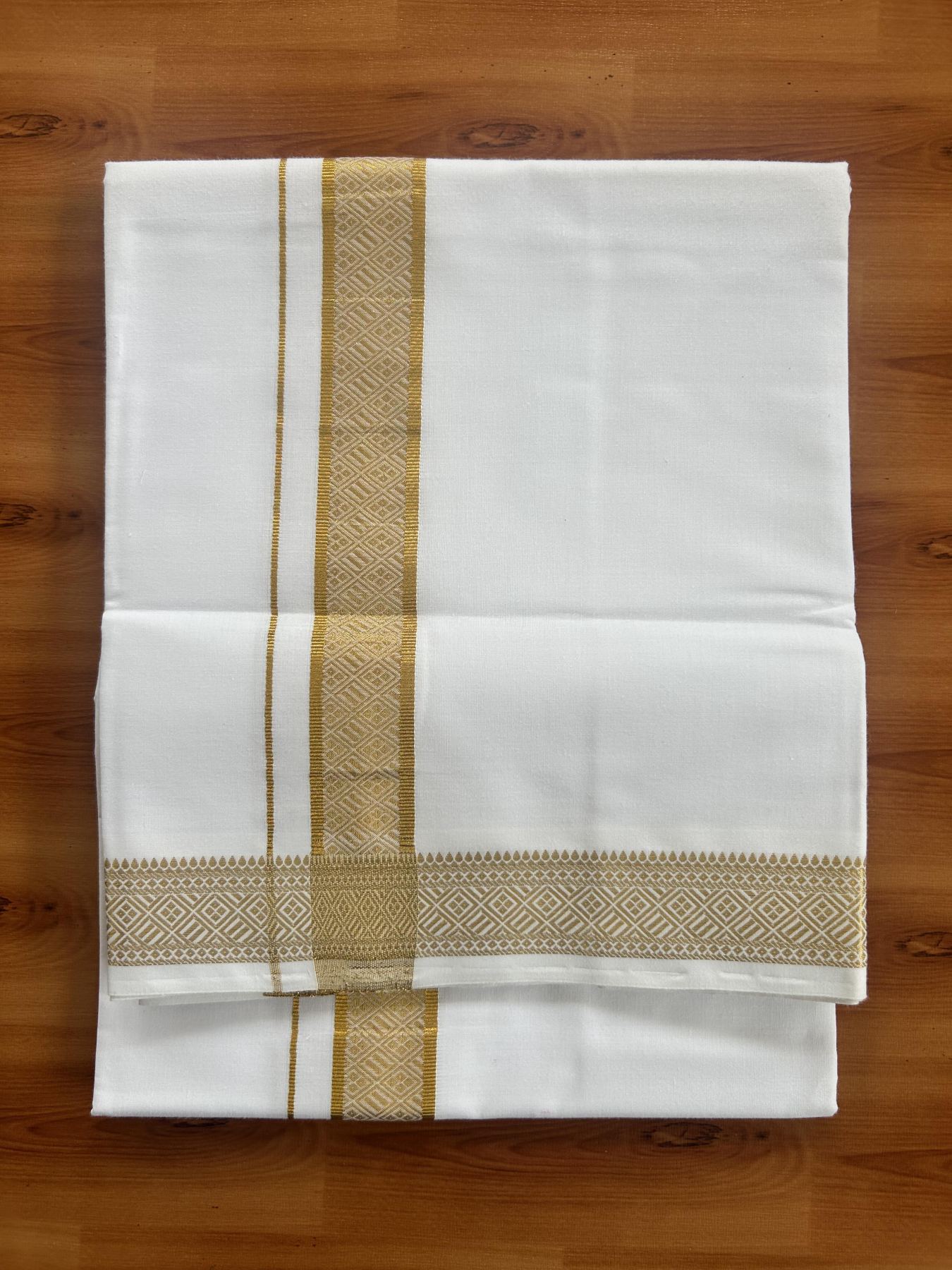 Single Pure White Mundu/Dhoti - 20% Discount!! Kaitharikada Balaramapuram Pure Cotton - 40s - 1.5 inch Gold Kasav Jacquard Design Kara 2 mtr (4 muzham) - 9 KK5405 GAN