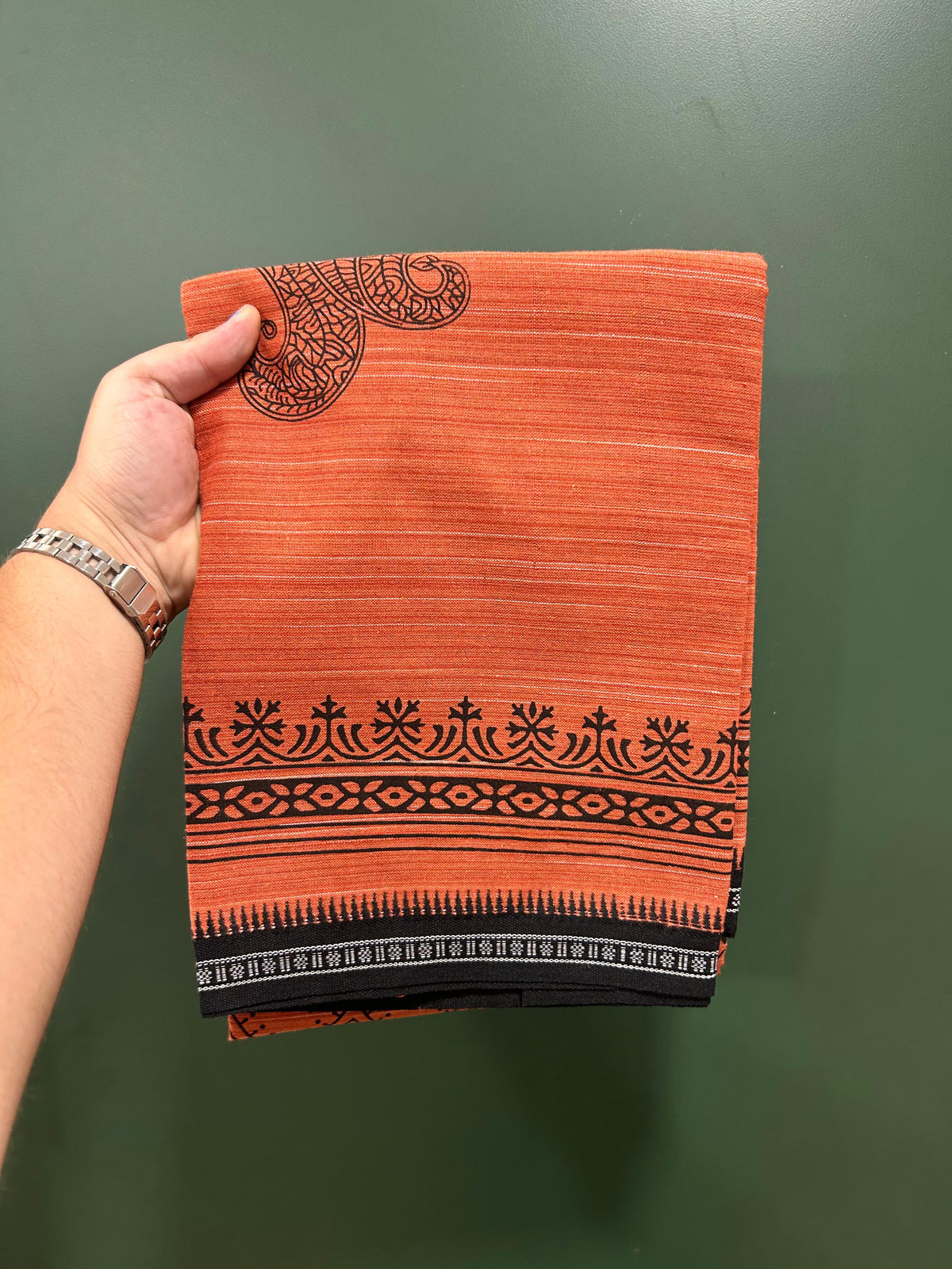 Single Kaily / Lungi - Kaitharikada - Mixed Cotton - 40s twisted - 1.5 inch Black Printed Design Kara With Kavi Colour Body (2 meter / 4 muzham) -  4 KK8084 GAN