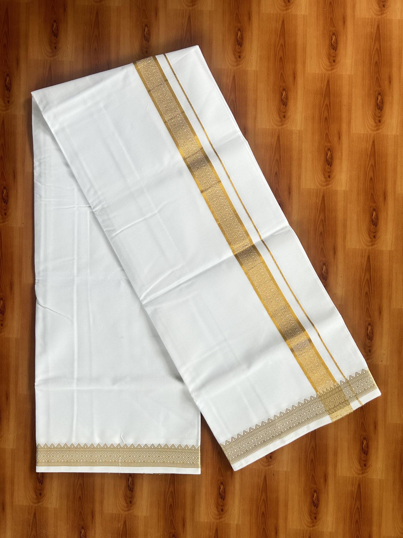 Single Pure White Mundu/Dhoti - 20% Discount!! Kaitharikada Balaramapuram Pure Cotton - 40s - 1.5 inch Gold Kasav Jacquard Design Kara 2 mtr (4 muzham) - 5 KK5405 GAN
