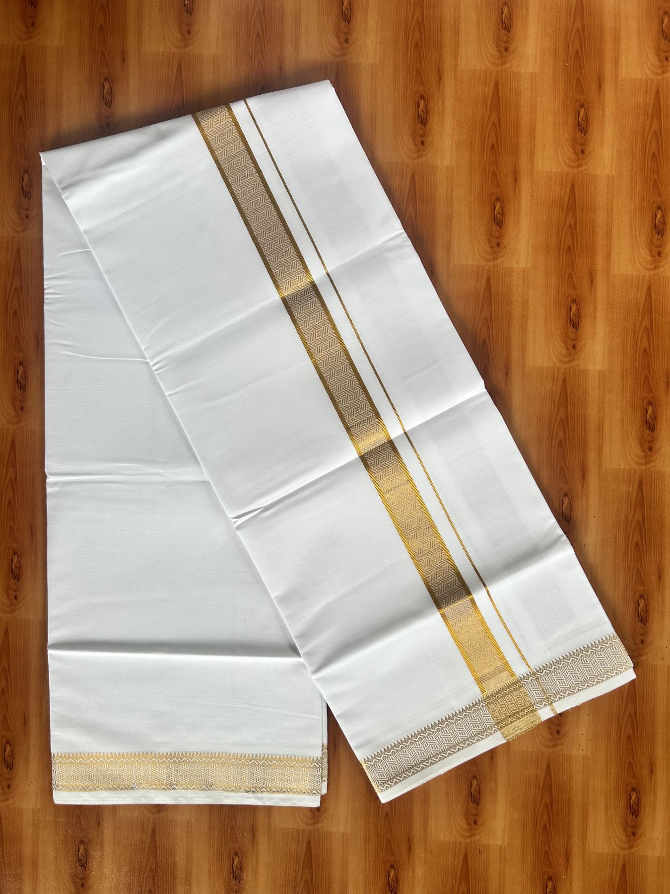 Single Pure White Mundu/Dhoti - 20% Discount!! Kaitharikada Balaramapuram Pure Cotton - 40s - 1.5 inch Gold Kasav Jacquard Design Kara 2 mtr (4 muzham) - 4 KK5405 GAN