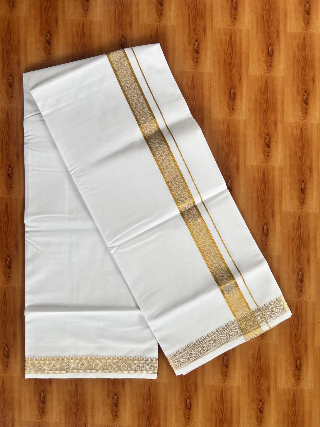 Single Pure White Mundu/Dhoti - 20% Discount!! Kaitharikada Balaramapuram Pure Cotton - 40s - 1.5 inch Gold Kasav Jacquard Design Kara 2 mtr (4 muzham) - 2 KK5405 GAN