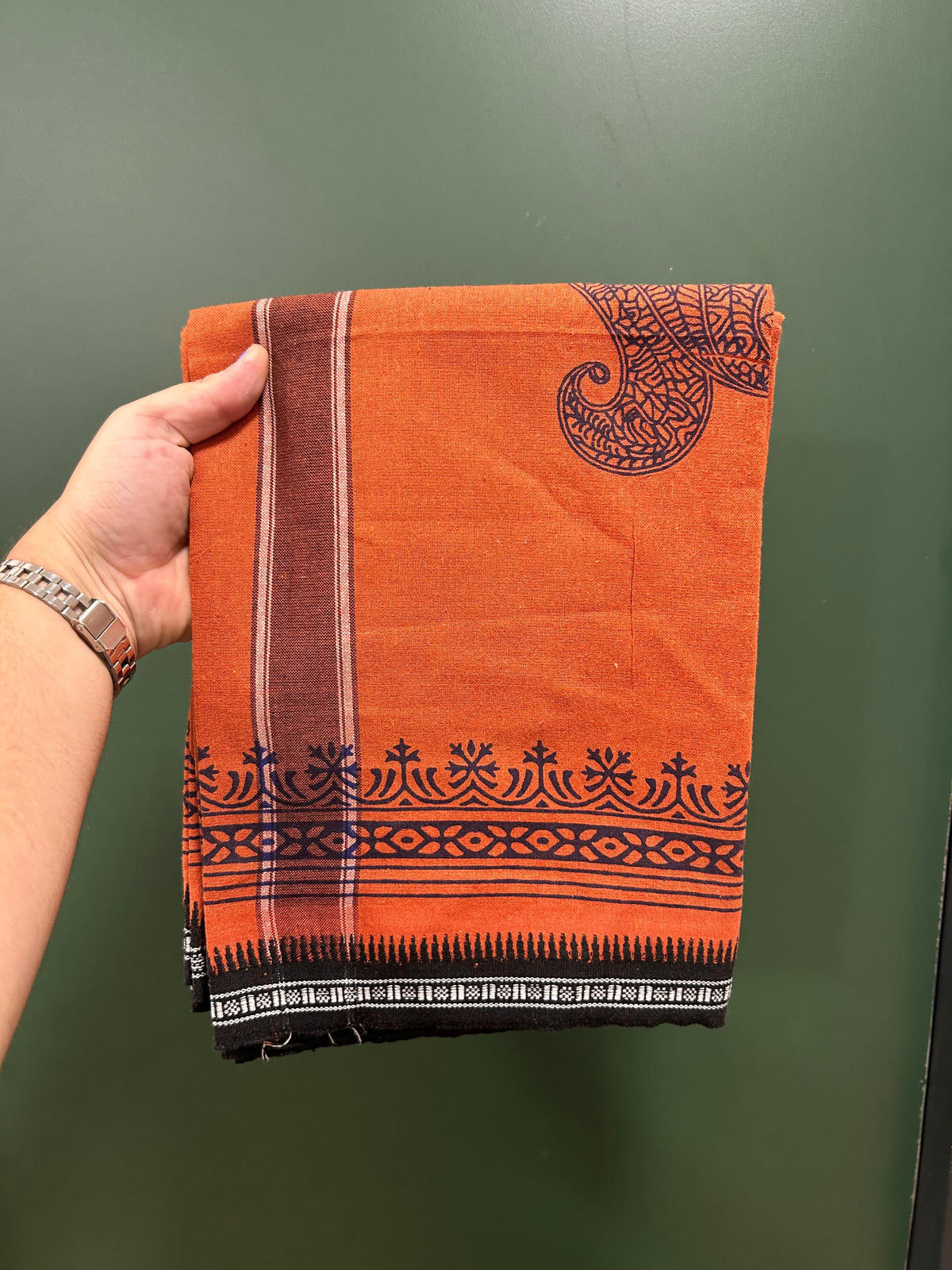 Single Kaily / Lungi - Kaitharikada - Mixed Cotton - 40s twisted - 1.5 inch Black White & Blue Printed Design Kara With Kavi Colour Body (2 meter / 4 muzham) -  9 KK8084 GAN