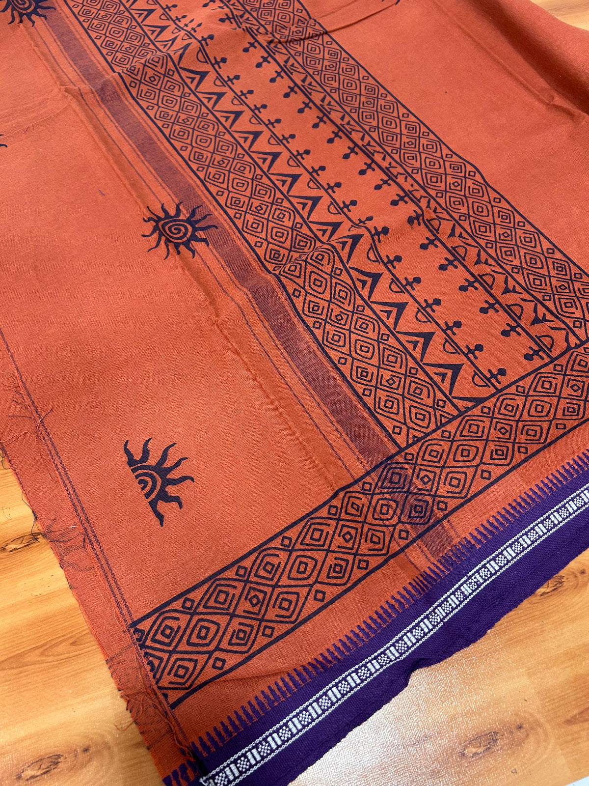 Single Kaily / Lungi - Kaitharikada - Mixed Cotton - 40s twisted - 1.5 inch Blue Printed Design Kara With Kavi Colour Body (2 meter / 4 muzham) -  12 KK8084 GAN