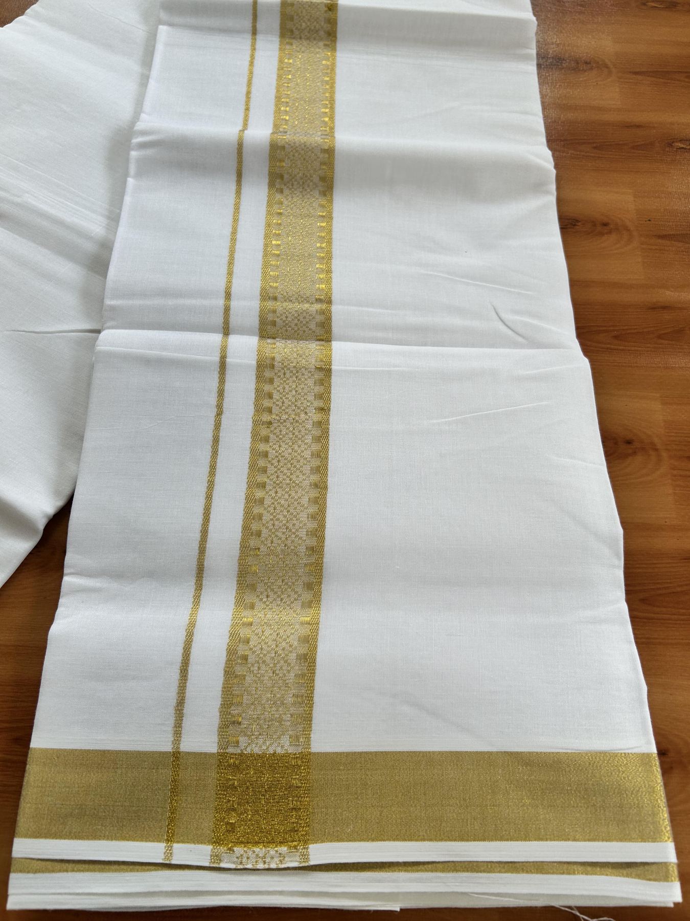 Double Pure White Mundu/Dhoti - 20% Discount!! Kaitharikada Balaramapuram Pure Cotton - 60s - 1.5 inch Gold Kasav Jacquard Design Kara 4 mtr (8.5 Muzham) - 7 KK5406 GAN