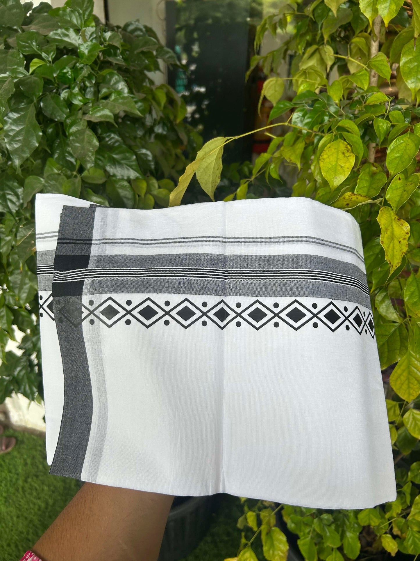 20% Discount ! KaithariKada Balaramapuram Cotton Double Pure white Mundu/Dhoti- 60s - 2.5 inch Black Printed Shaded Stripes Design Kara - 3.65 mtr (8 muzham) - 21 KK5309 GAN